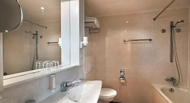 Номер Superior с балконом Wyndham Grand Bad Reichenhall Axelmannstein