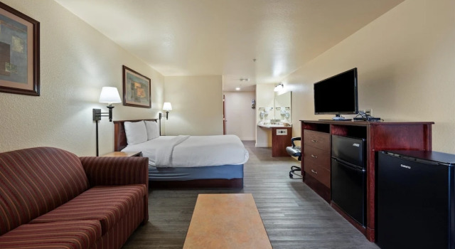 Номер Deluxe Quincy INN and Suites