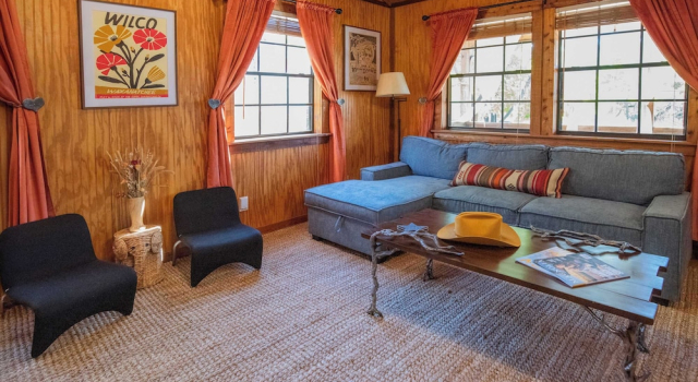 Cypress Creek Cabin Stay for 6 - Pool, Hot Tub, Varaa Lomakoti Comfort Texas Hill Country