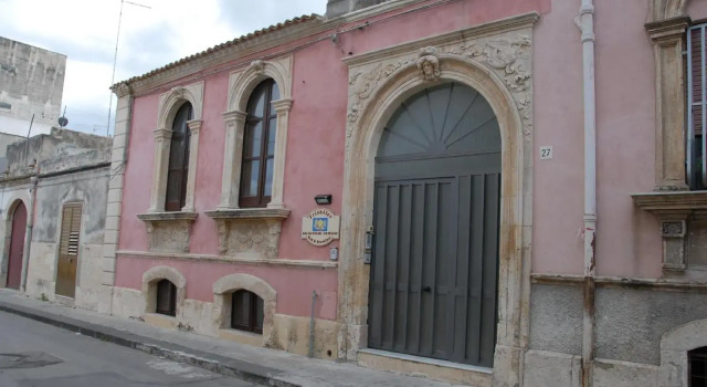 B&B Triskeles, Book Bed and Breakfast Hotels in Sicily with Parking, Parking