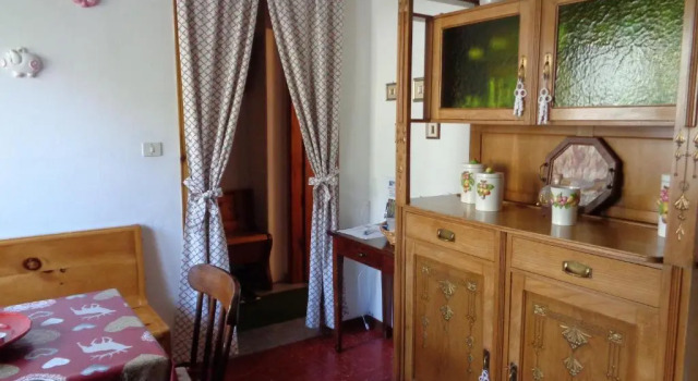 Casa Elvis La Thuile, Забронировать Отель Отели Ла-Тюиль с парковкой, рядом с Эспас-Сан-Бернардо, Парковка