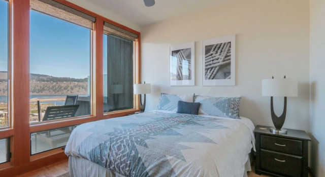 ALOFT Airy Design Townhouse with Columbia River View by RedAwning, Book Boutique Hotel Boutiquehoteller i Washington (state), Boutique Hotel