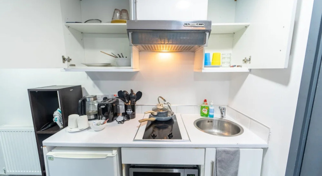 Студия Superior 100 Dale road Studios in Guest house