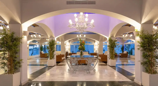 Marbella Resort 6 Pool Whirlpool Sauna, Забронировать Курортный отель Марбелья Коста-дель-Соль, рядом с Пристань для яхт Кабопино