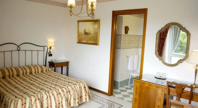 Номер Economy с красивым видом из окна Hotel Miramare