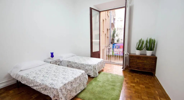 room in girona, Book Mini-hotel Moteller i Girona, Motel