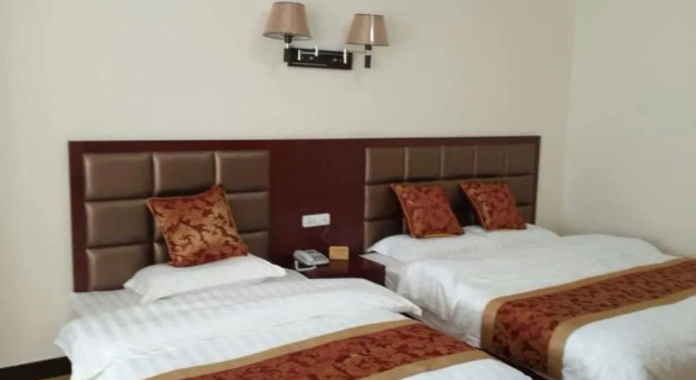Xianyang Run 8 Business Hotel