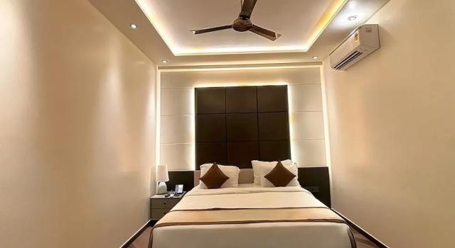 Номер Standard The Long D Hotel Surat Airport Rd