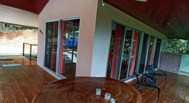 Коттедж с 4 комнатами с балконом и с видом на океан Casa Odi-SEA - Portasol Vacation Rentals