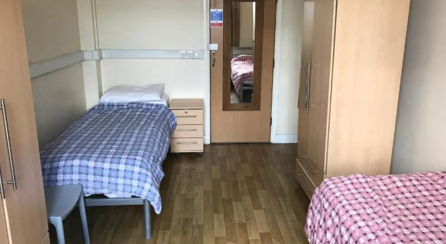 Кровать в общем номере (мужской номер) Bowden Court