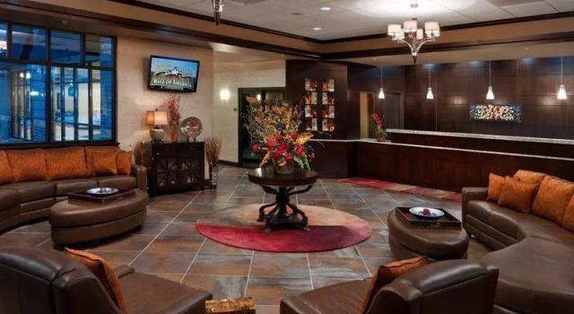 Кровать в общем номере Wyndham Bloomington - Mall of America
