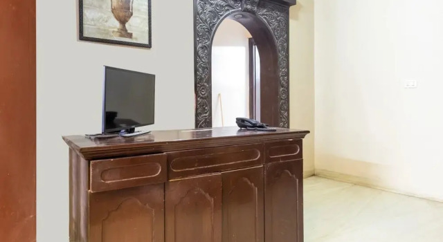 Savoy Suites by OYO Rooms