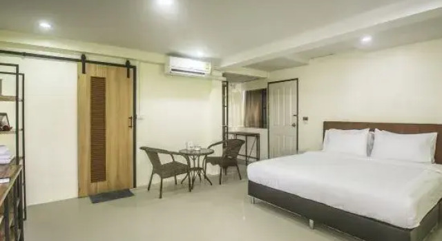 Полулюкс Petchsiri Boutique Hotel เพชรสิริ บูทิค