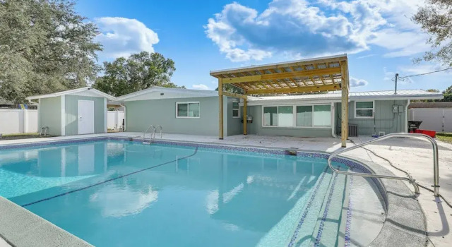 Коттедж Charming Home w/ Private Pool in Clewiston!