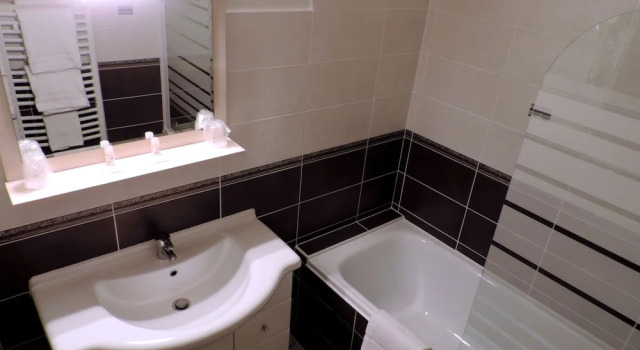 Двухместный номер Standard с балконом The Originals City, Hôtel La Siesta, Annonay Est