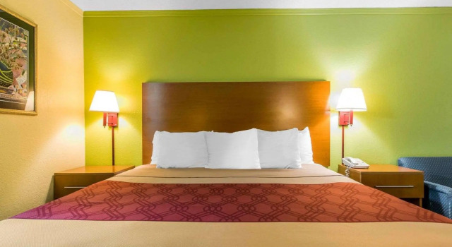 Двухместный номер Standard Econo Lodge Franklin South