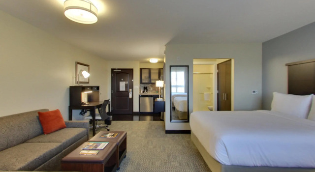 Двухместный люкс Staybridge Suites Madison - Fitchburg by IHG