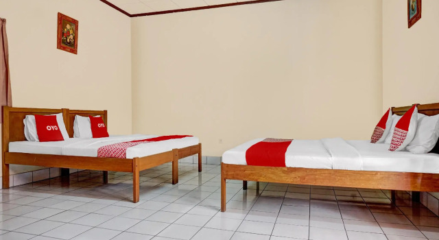 Familie Suite RedDoorz Plus At Hotel Griya Astoeti