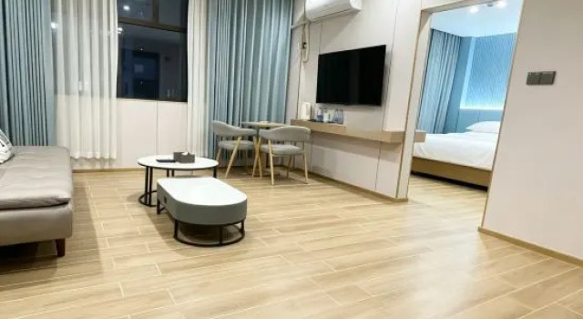 Люкс Deluxe M Hotel (Bai Sheng Shopping Center)