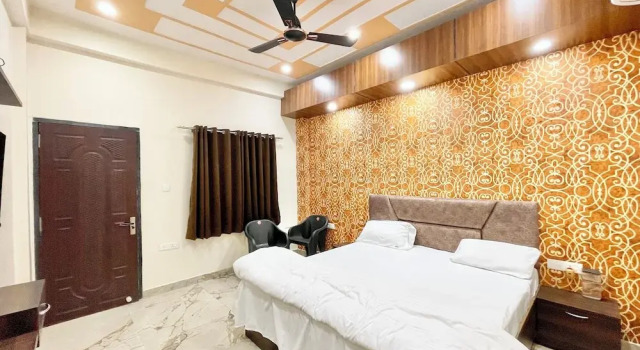 Hotel Sunayana Guest House - Varanasi, Забронировать Гостевой дом Гостевые дома Варанаси, рядом с Железнодорожный вокзал Варанаси-Джанкшен, Гостевой дом