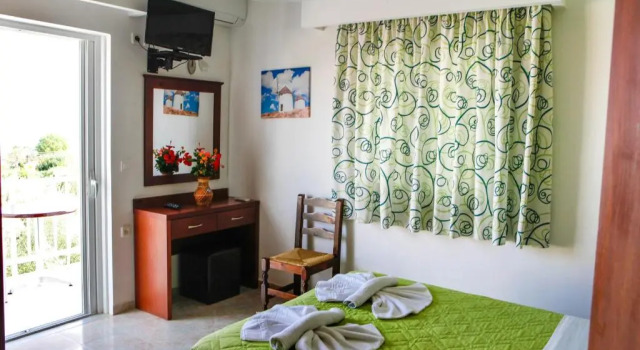 Апартаменты Amoudi Studios Apartments Hotel