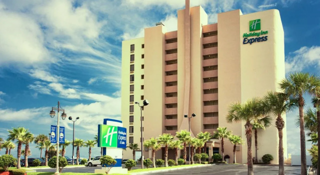 Holiday Inn Express & Suites Oceanfront Daytona Beach Shores by IHG, Забронировать Отель Дейтона-Бич Daytona Beach Area
