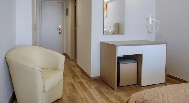 Трёхместный номер Deluxe с видом на море Irini Hotel