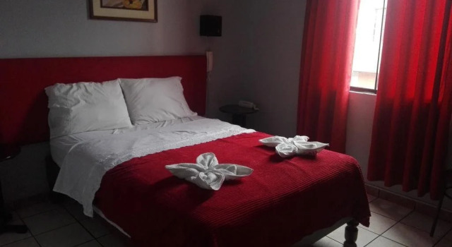 Hotel Salvatore, Забронировать Отель Отели Сан-Мартин-де-Поррес с парковкой, Парковка