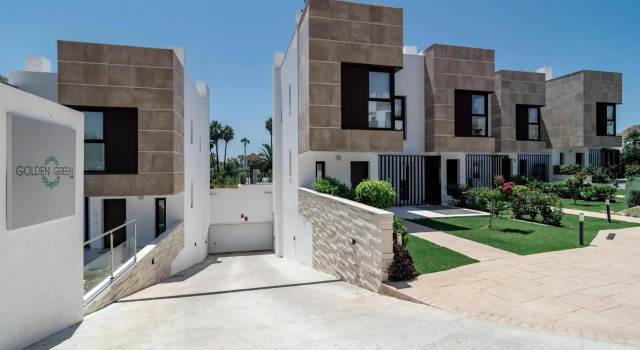 GG- Modern townhouse, families & couples only
