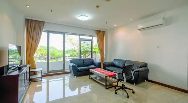 Elegant and Spacious 3BR Apartment Kintamani Condominium, Prenota Appartamento Kebayoran Baru 