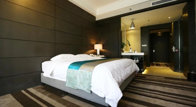 Herton Garden Hotel, Rezerwuj Hotel Hotele w Kunming z parkingiem, Parking