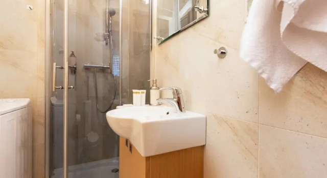 Apartments Warsaw Hoza by Renters, Buchen Sie Ferienwohnung Hotels in Warschau mit Parkplatz, Parkplätze