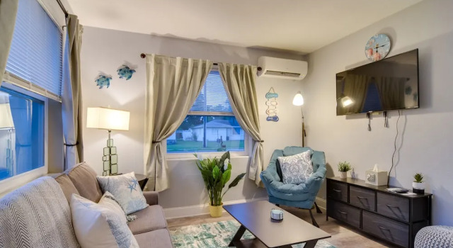 Largo Vacation Rental: 5 Mi to Clearwater Beach!, Book Hotel 3-stjernede hoteller i Largo, 3*