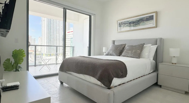 Luxury 3BR with Private Rooftop, Забронировать Отель Отели Miami Metropolitan Area 3 звезды, 3*
