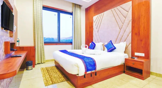 Номер Luxury Hotel Remark
