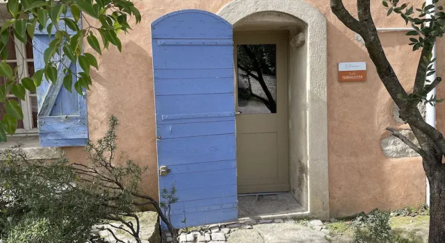 In Provence Hôtel, Book Hotel Venelles Carros