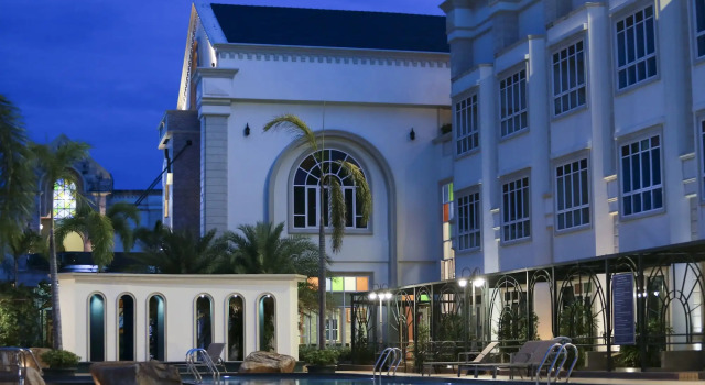 Erawan Phangnga Hotel, Natai Beach