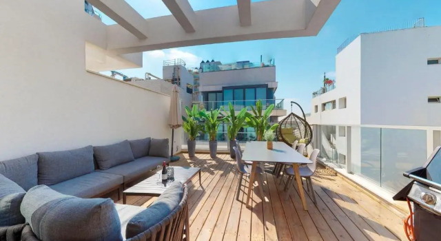 Апартаменты Spacious 1BR w Panoramic Sea View by Sea N Rent