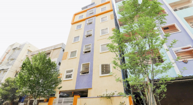 OYO 80365 Sri Vinayaka Luxury Hotel, Rezerwuj Hotel Gachibowli 