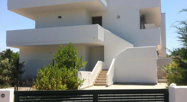 Villa piscina 24 posti letto