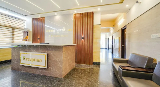 Fabhotel Grand Vista Inn