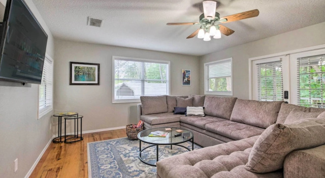 Коттедж Cozy Ocala Home w/ Porch < 1 Mi to Downtown!