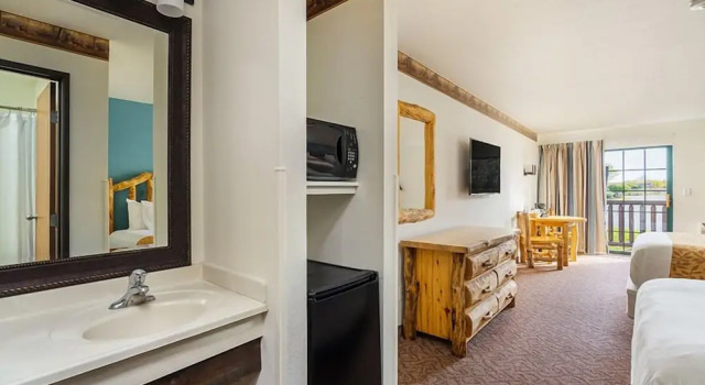 Люкс Grand Bear Resort at Starved Rock