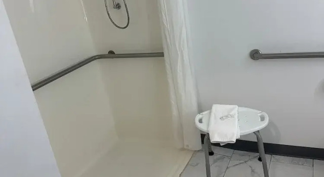 Двухместный номер Standard Country Inn & Suites by Radisson, Bloomington-Normal West, IL