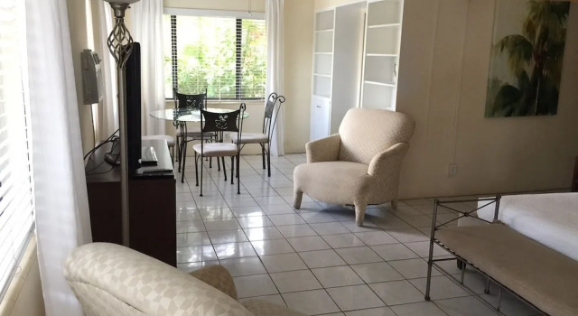 Полулюкс Standard c 1 комнатой Granada Inn