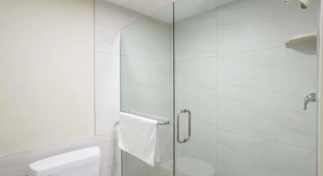Номер Standard Ramada by Wyndham Culver City