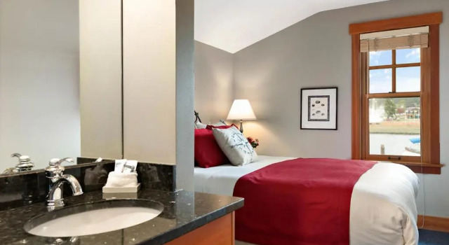 Люкс с красивым видом из окна La Conner Channel Lodge
