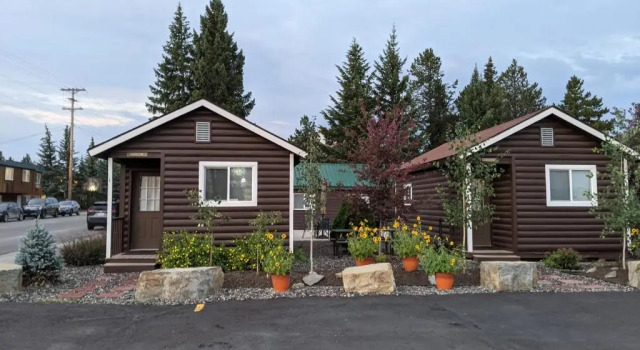 Коттедж 9 Bar W Cabins