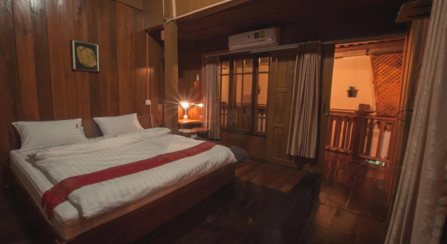 The History Cafe' & Guesthouse