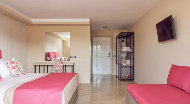 Семейный номер Standard Koukounaria Hotel & Suites